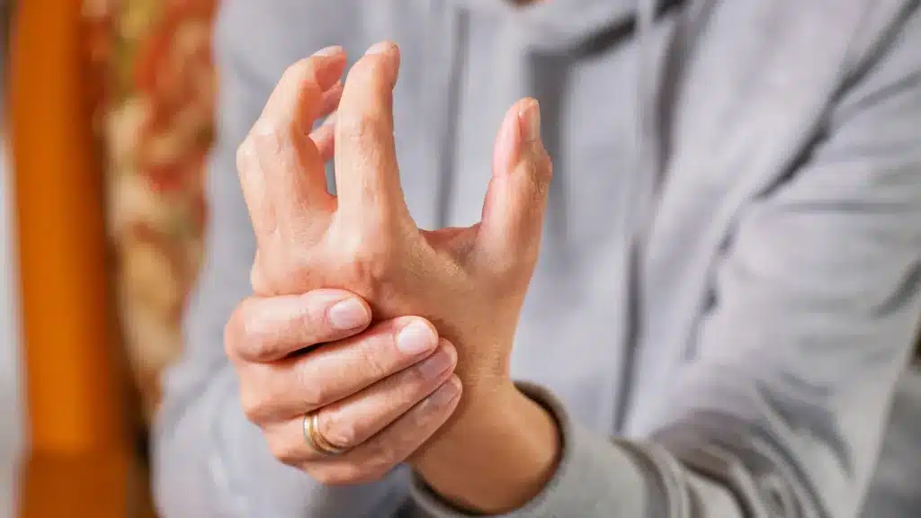 d19af427-a59b-4f12-b244-4a6ba0952220 Can Leech Therapy Help with Rheumatoid Arthritis?