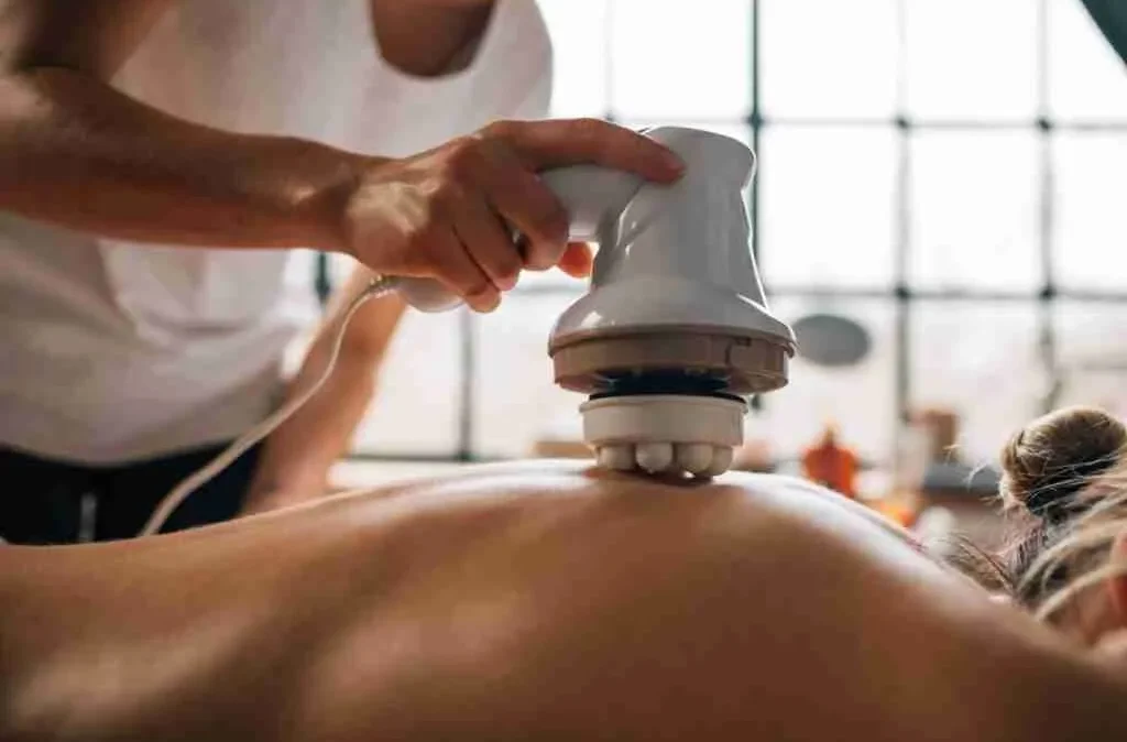 A handheld body-sculpting machines combine rapid vibration with microcurrents or heat to stimulate blood circulation and promote fluid movement.